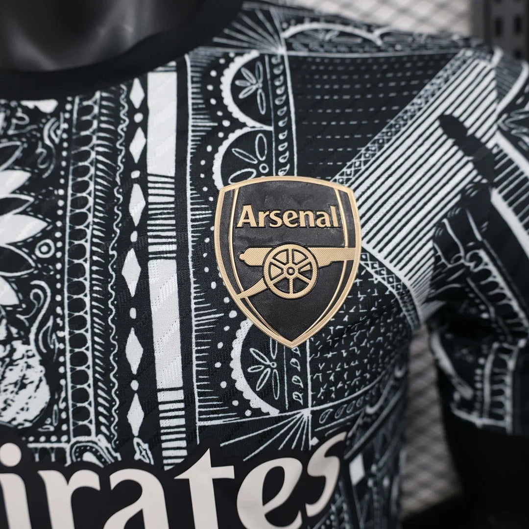 Maillot de football d'avant-match noir Arsenal 2024/2025