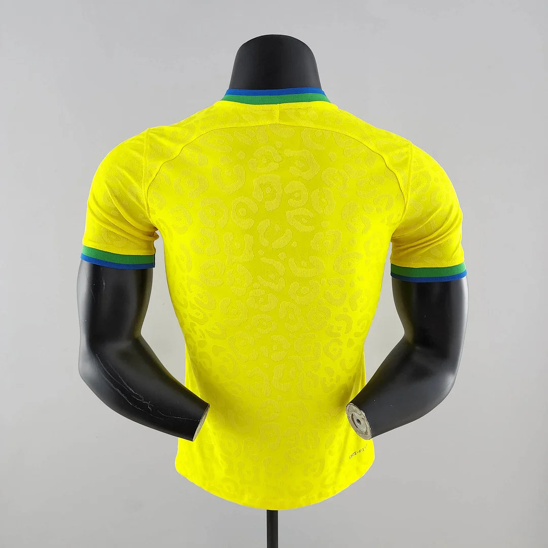 Maillot de football du Brésil à domicile, version joueur de la Coupe du Monde de la FIFA 2022